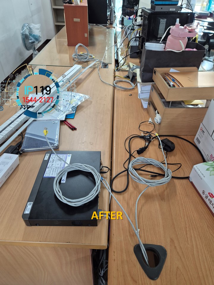 금천구 사무실 책상마다 랜선 포설 작업